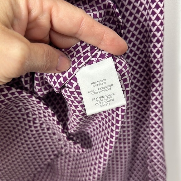Equipment Femme Lynn geo print purple button down 100% silk top size xs. - Picture 5 of 12